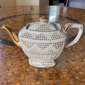 Vintage Hall 6 Cup Ivory Gold Teapot